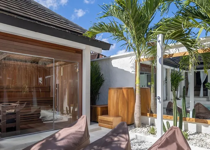 Villa Matahari - *